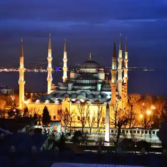 la suggestiva moschea blu