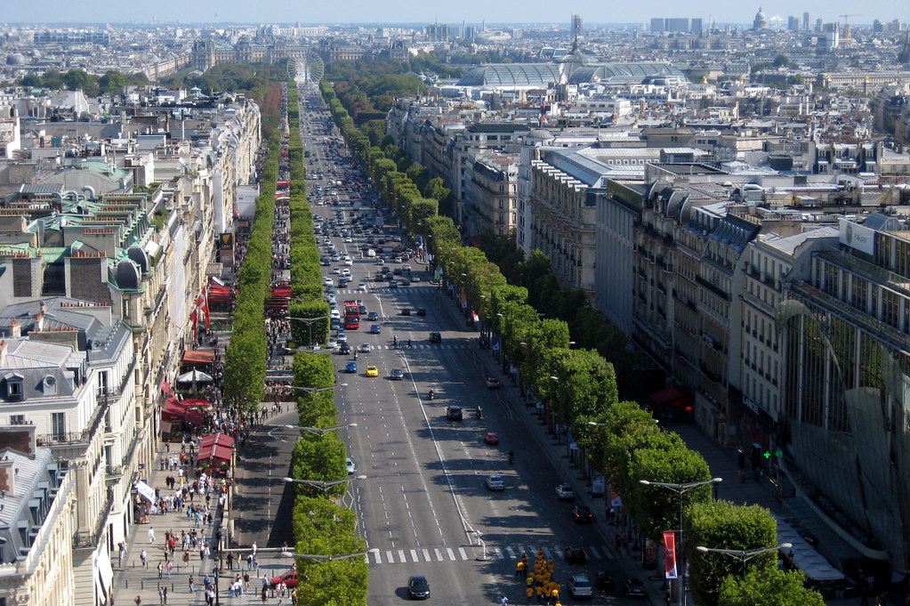 paris view avenue des champs elysees from arc triomphe l etoile